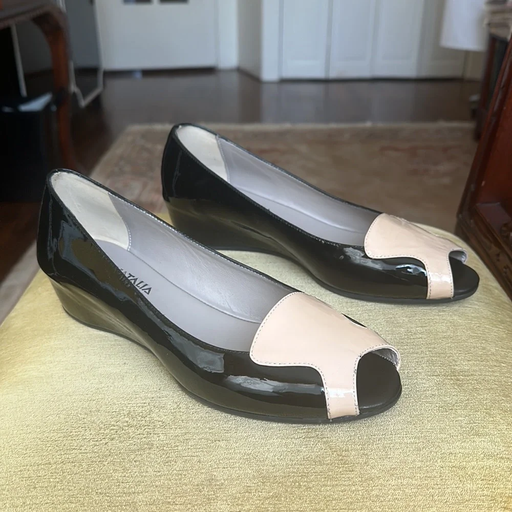 Aquatalia Black Patent Leather Wedge Peep Toe Shoes size 10 NWOB